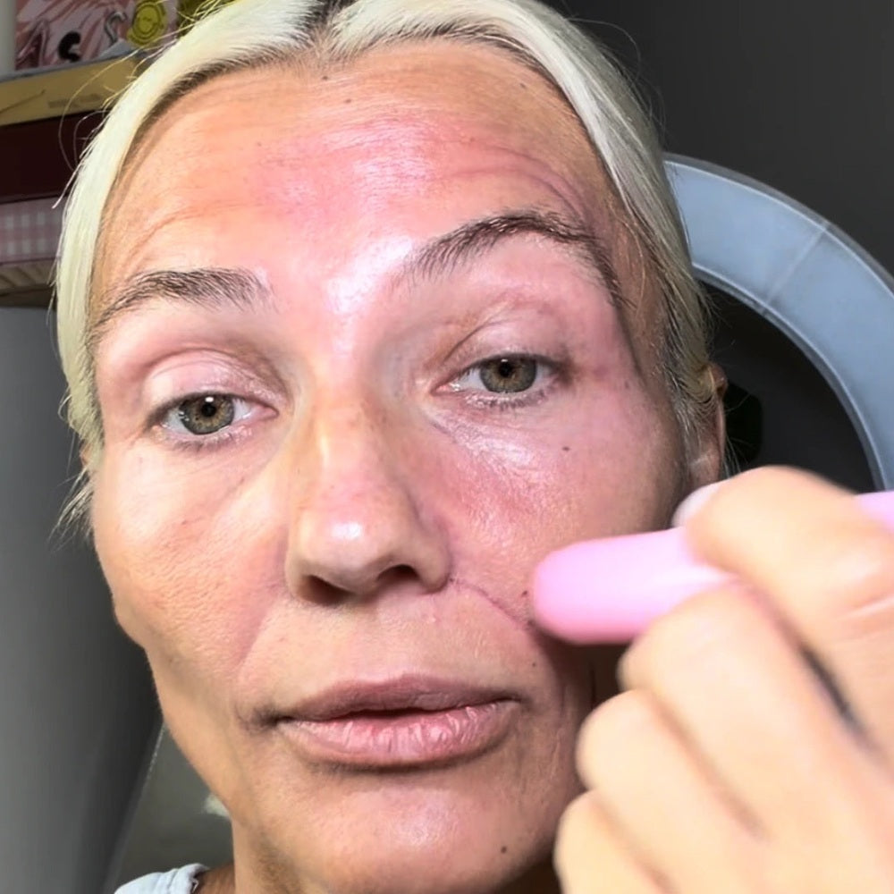 Velviah customer applying the PDRN Volume Balm